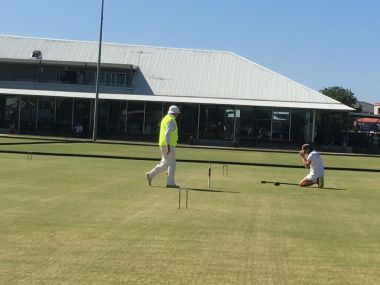 Preparing to peg out
