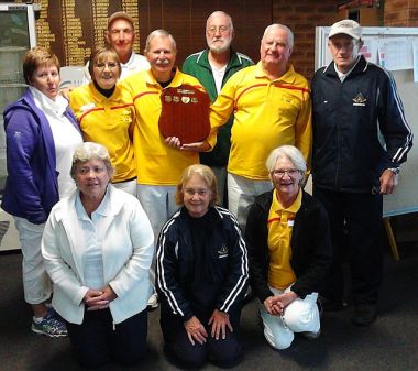 Pennant finalists 2016, NEDCA
The Beechworth and Wodonga teams: Beechworth team Gail Walsh, Terry Walsh, THE SHIELD,  Allan Holt and Sue Rue with Wodonga team Gerald Milton, Lorraine Cumming, Pat Garland, Maria Kovac (emergency). 
Referees: Ruth Duffy, Terry Wilson.
Missing: Nola Matthews (could not stay for photo but played all games)
Keywords: GC;croquet;NEDCA;Pennant;2016;Beechworth CC;Wodonga CC