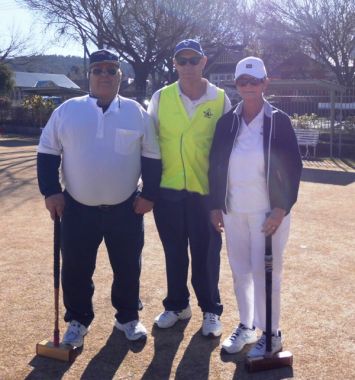 Grand Finalists 2015 Golf Croquet Championships
Maurice Cevaal-Hewitt and Brenda Bruhn contested the Albury 2015 Golf Croquet Singles Championships
