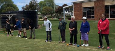 'Come & have a go' Day 6/11/16
All lined up and ready to go.
With coaches Wilma Bath (2nd from right) & Carol Bradburn (4th from right).


