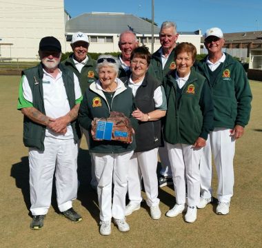The successful 2016/17 Cliff'n'Dale team.
Back row l-R John de Trafford, Julian Lanning and Les Matthews.
Front row L-R Ray Wilson, team captain Barb Watkins, Sue Carroll, Margot & Reg Paton.
