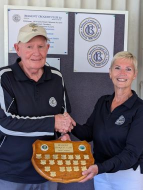 5. 13/11/24 GC Handicap Singles Shield
Colin Scott, GC Club Captain, congratulates Janelle Morris, Winner 2024-25 BCC Handicap Singles Shield.
Keywords: Janelle Morris;Colin Scott